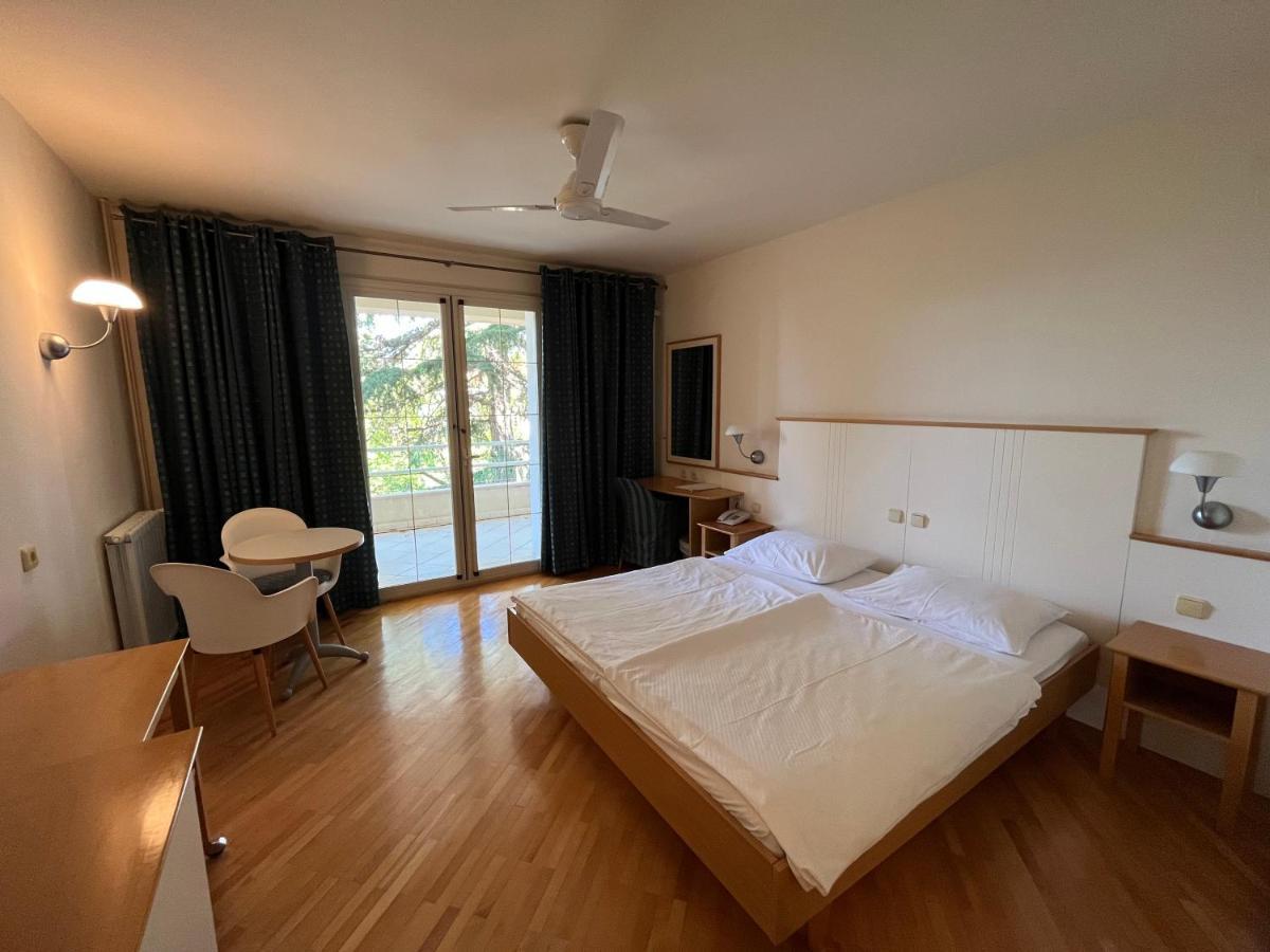 Aparthotel Plat 믈리니 외부 사진