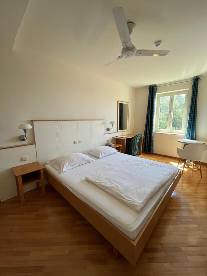 Aparthotel Plat 믈리니 외부 사진